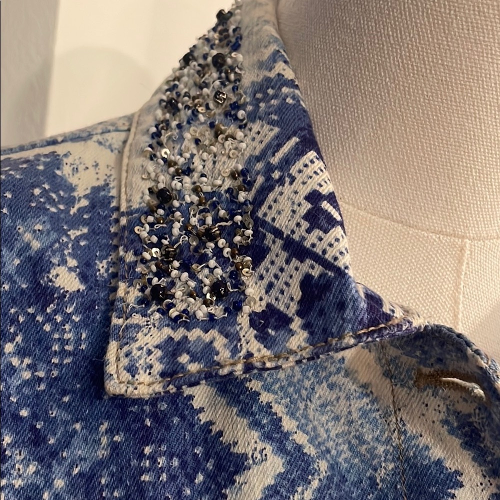 Chico’s Embroidered Embellished Blue Patterned Women's Jacket Size 1 Cropped - Picture 3 of 8